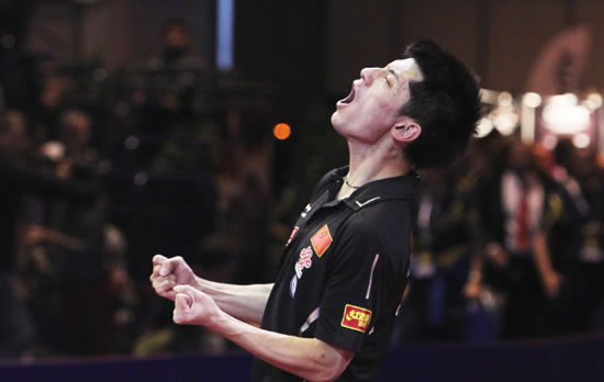 Zhang_Jike_-_campeao_da_Copa_do_Mundo_2011