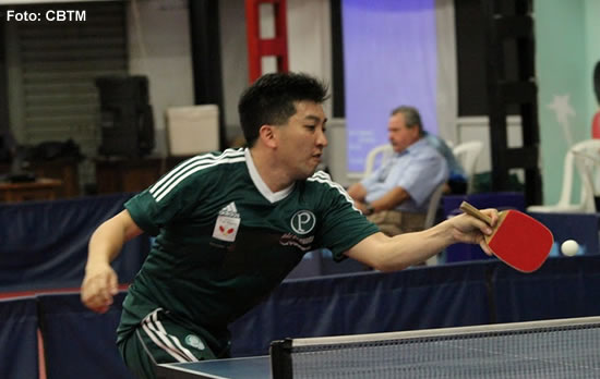 Hugo_Hoyama_vence_Hugo_Calderano_e_esta_na_semifinal