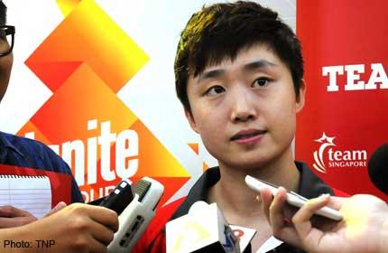 Feng Tianwei - porta-bandeira