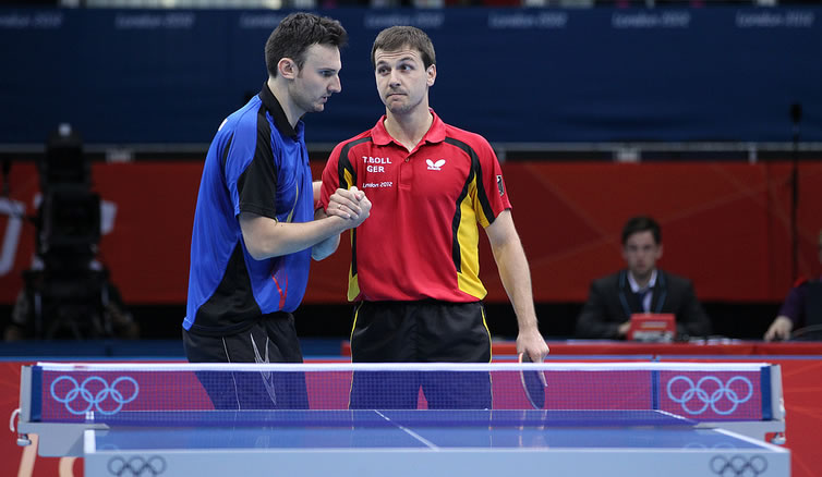 Timo Boll e Adrian Crisan - aperto maos