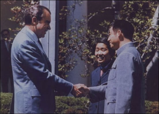 Richard Nixon recebe Zhuang Zedong