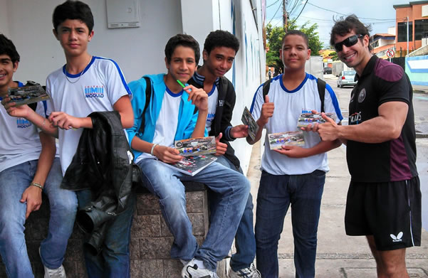 Tênis de Mesa visita escolas de Aracaju